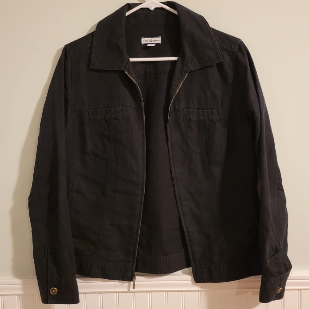 CROFT & BARROW black, long sleeve, zipped front shirt